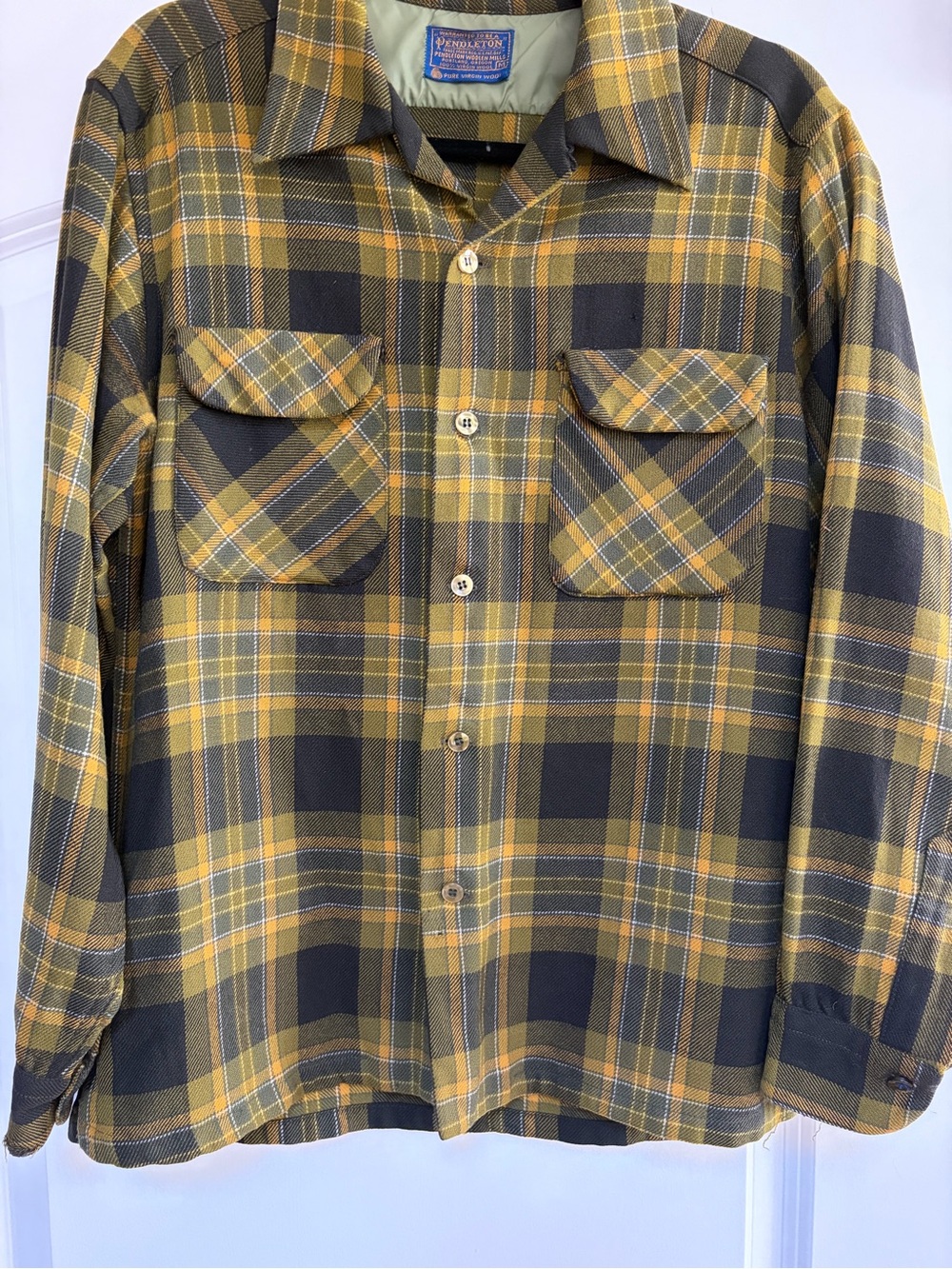 VTG Pendleton Distressed Men’s Virgin Wool Plaid Flannel Shirt Sz M Button-Up